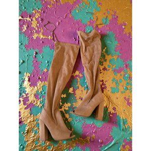 STEVE MADDEN Elliana Beige Faux Suede Pull On Heels Size 7